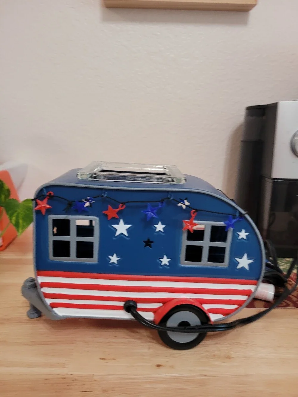 Land of Liberty USA Camper Trailer Scentsy Warmer Red White Blue Retired New